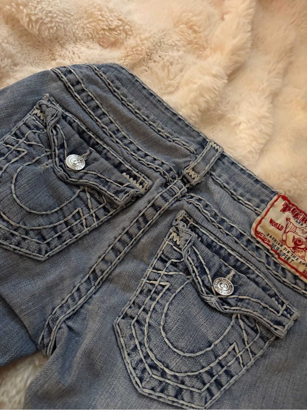 TRUE RELIGION JEANS